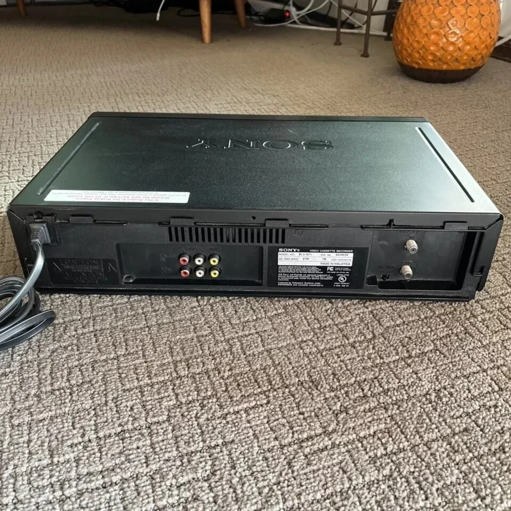 Sony SLV-N71 VCR with Genuine Remote EXCELLENT/ Tested & Working VHS Recorder